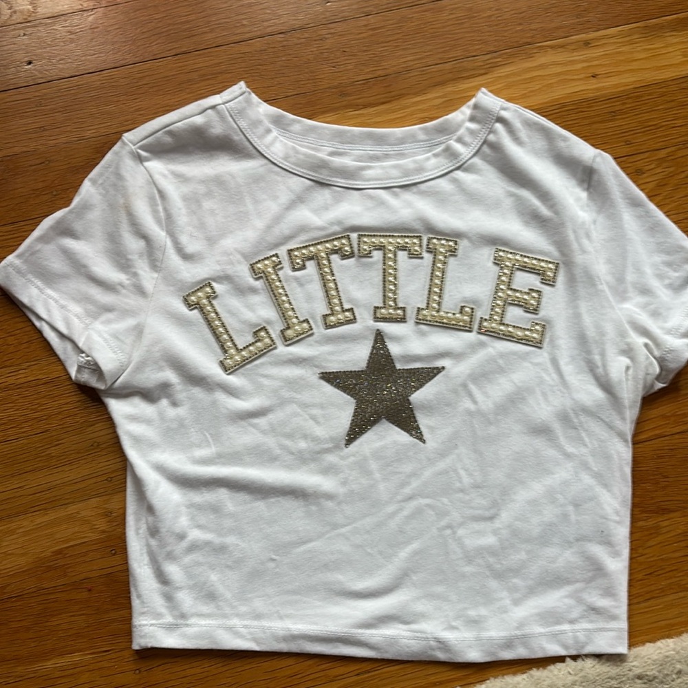 Adorable white “little” cropped top